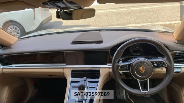 Porsche PANAMERA 2019-10 8282056-2