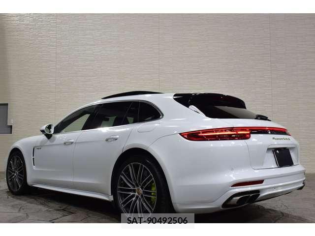 Porsche PANAMERA 2018-11 8285785-1