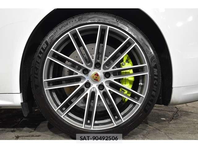 Porsche PANAMERA 2018-11 8285785-10