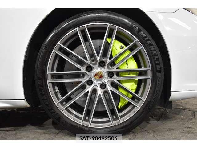 Porsche PANAMERA 2018-11 8285785-11