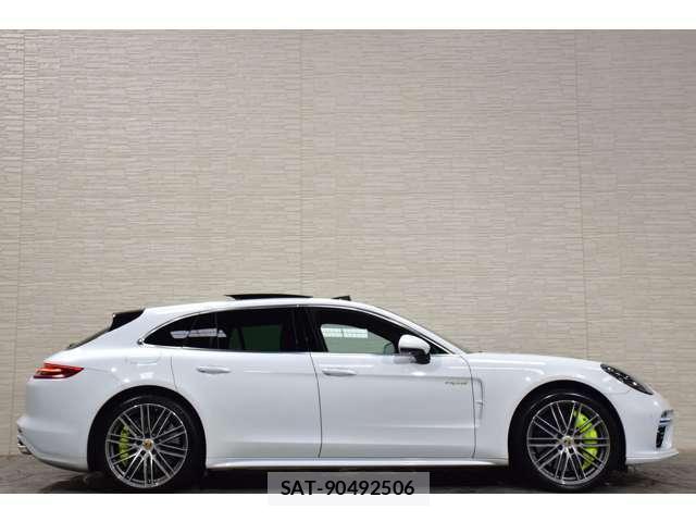 Porsche PANAMERA 2018-11 8285785-3