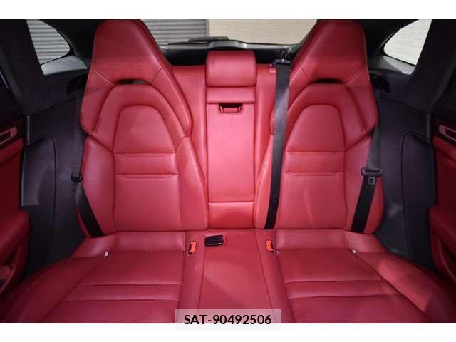 Porsche PANAMERA 2018-11 8285785-7
