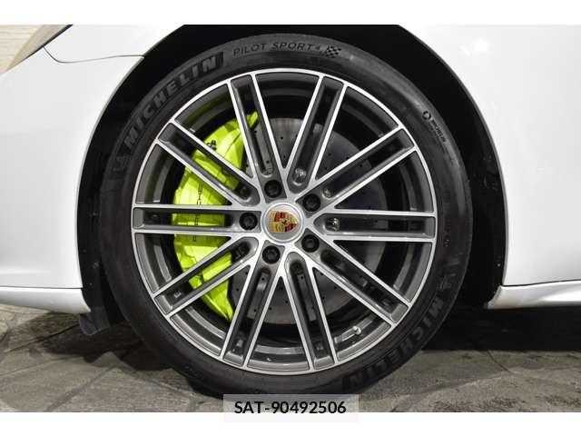 Porsche PANAMERA 2018-11 8285785-8