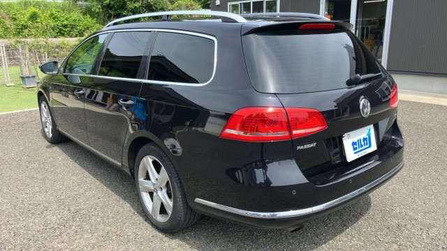 VolksWagen PASSAT VARIANT 2011-08 8280776-12