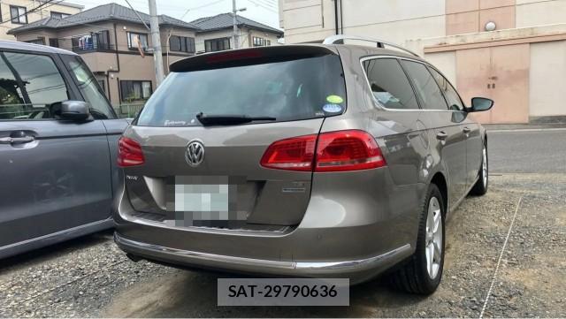 VolksWagen PASSAT VARIANT 2011-10 8281886-12