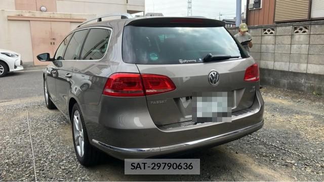 VolksWagen PASSAT VARIANT 2011-10 8281886-13