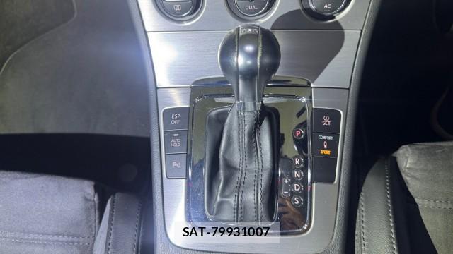 VolksWagen PASSAT VARIANT 2010-03 8282125-11