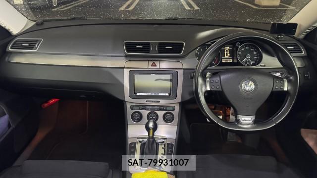 VolksWagen PASSAT VARIANT 2010-03 8282125-2