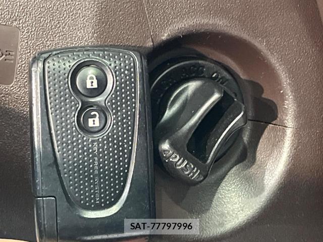 Toyota PASSO 2015-02 8279366-5