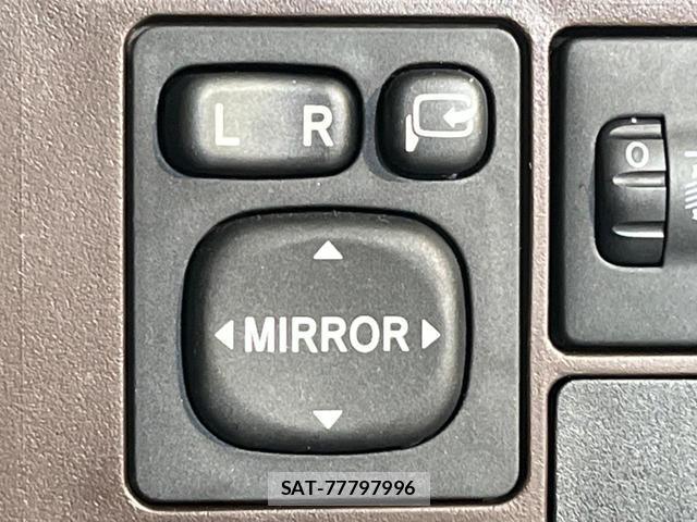Toyota PASSO 2015-02 8279366-6