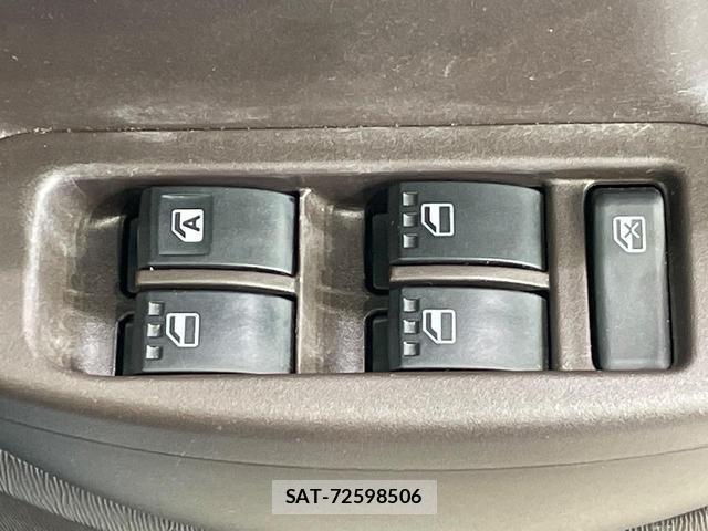 Toyota PASSO 2013-07 8280280-6