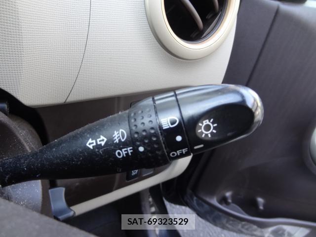 Toyota PASSO 2014-09 8282932-5