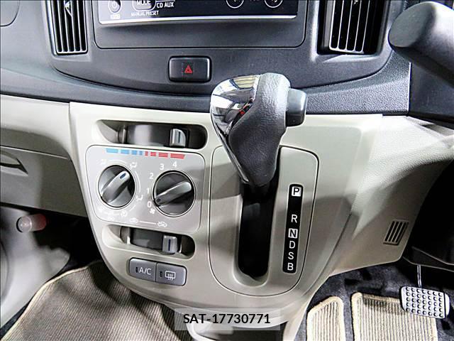 Toyota PIXIS EPOCH 2014-03 8281243-17