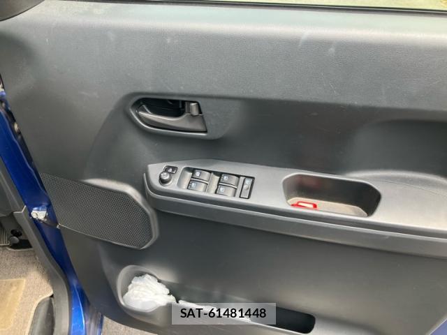 Toyota Pixis Mega 2016-06 8279847-15