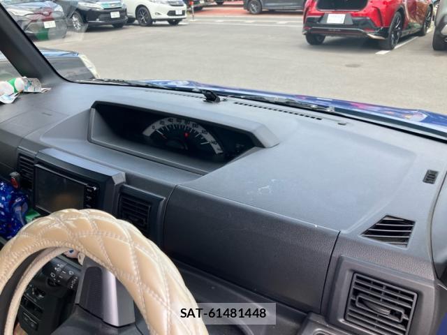Toyota Pixis Mega 2016-06 8279847-16