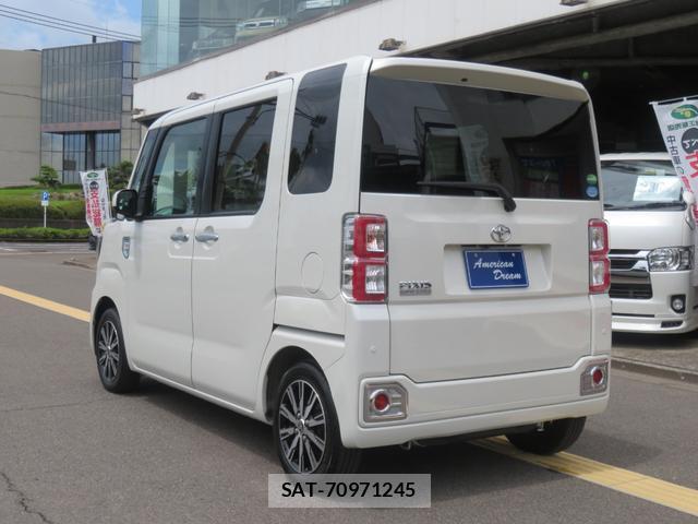 Toyota Pixis Mega 2019-09 8283006-13