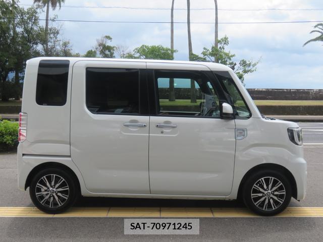 Toyota Pixis Mega 2019-09 8283006-9
