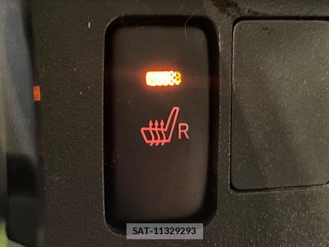Toyota Pixis Mega 2020-09 8284134-4