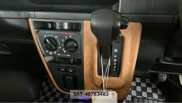 Toyota PIXIS VAN 2018-06 8281417-14