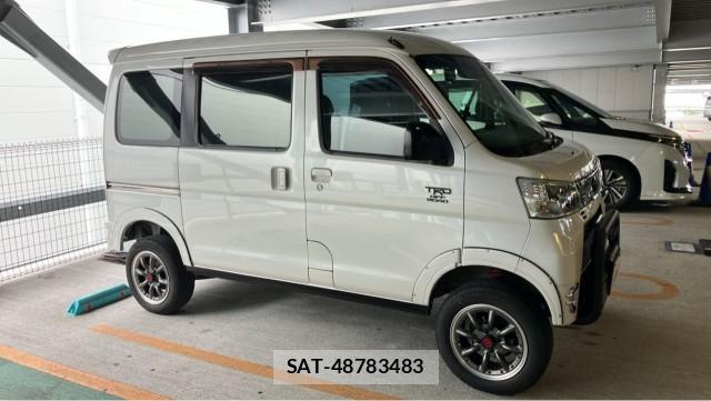 Toyota PIXIS VAN 2018-06 8281417-3