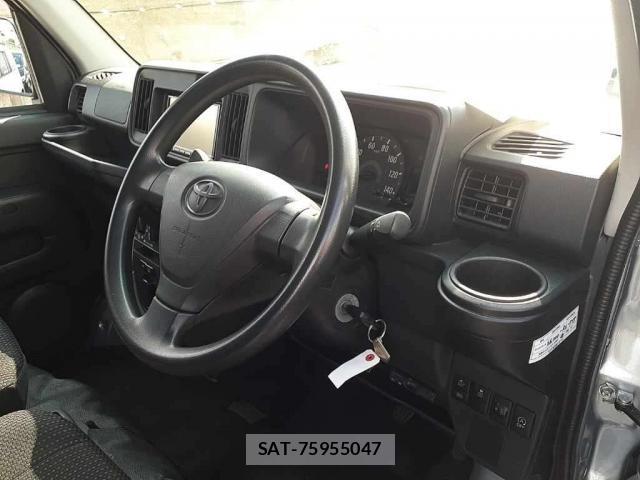 Toyota PIXIS VAN 2019-07 8283852-4