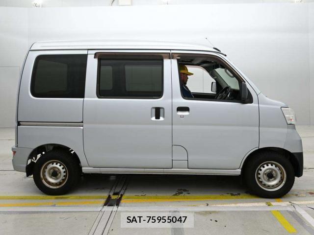 Toyota PIXIS VAN 2019-07 8283852-9
