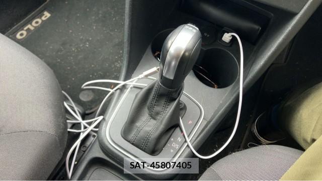 VolksWagen POLO 2017-03 8281094-14