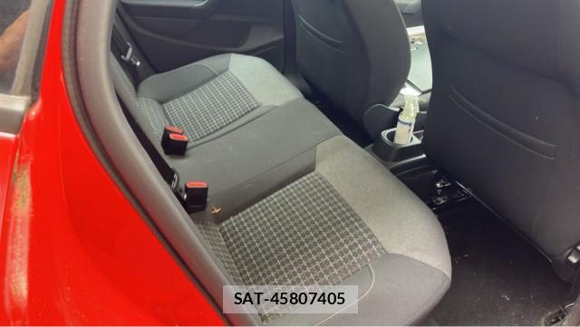 VolksWagen POLO 2017-03 8281094-6