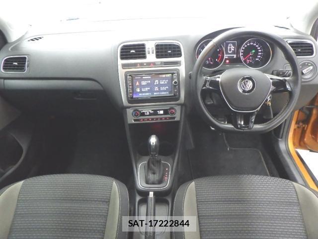 VolksWagen POLO 2016-02 8284365-2