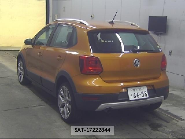 VolksWagen POLO 2016-02 8284365-3