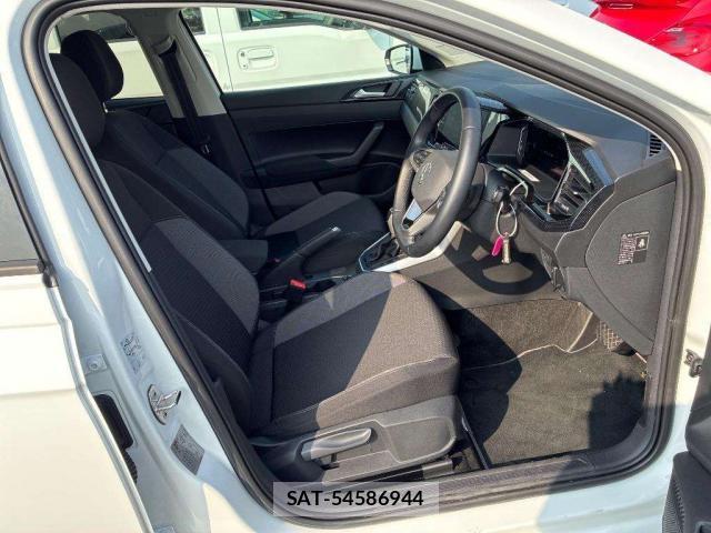 VolksWagen POLO 2025-06 8284399-5
