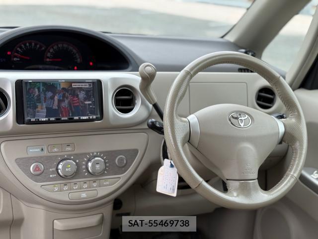 Toyota PORTE 2010-07 8279729-4