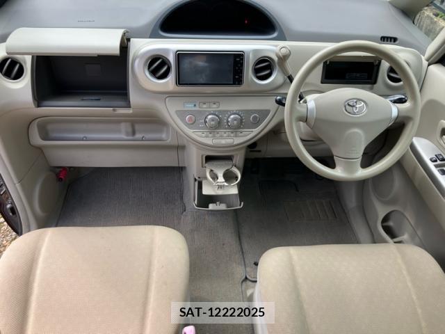 Toyota PORTE 2010-03 8279848-10