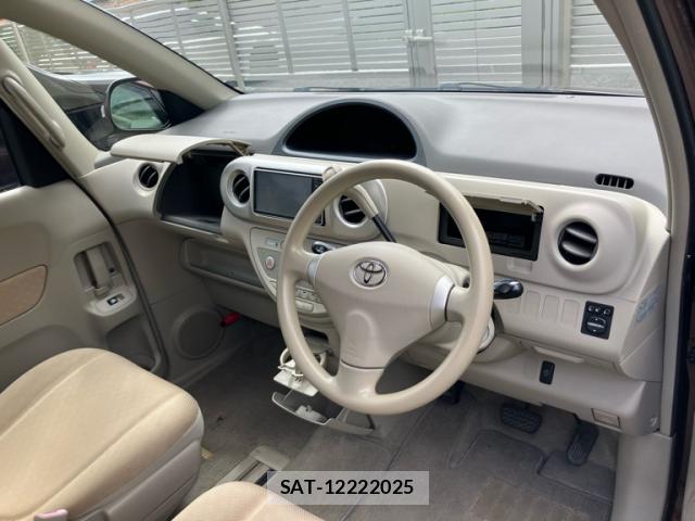 Toyota PORTE 2010-03 8279848-14