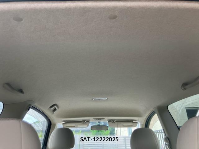 Toyota PORTE 2010-03 8279848-9