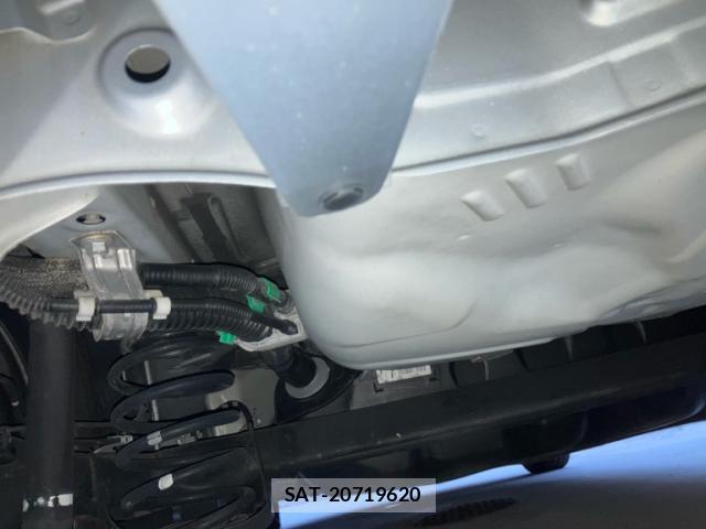 Toyota PORTE 2015-02 8279939-8