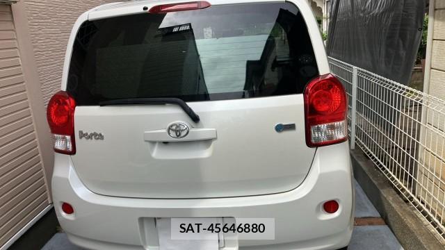 Toyota PORTE 2013-10 8281461-1