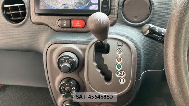 Toyota PORTE 2013-10 8281461-14