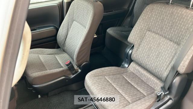Toyota PORTE 2013-10 8281461-5