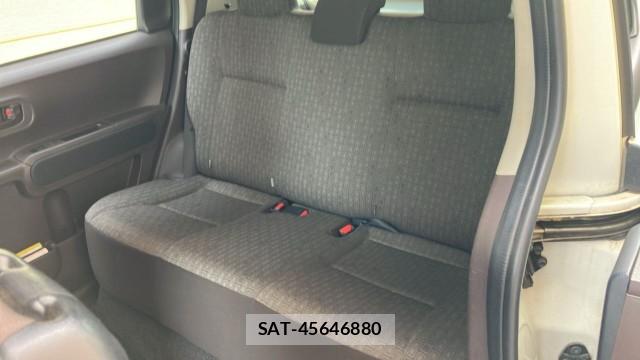 Toyota PORTE 2013-10 8281461-6