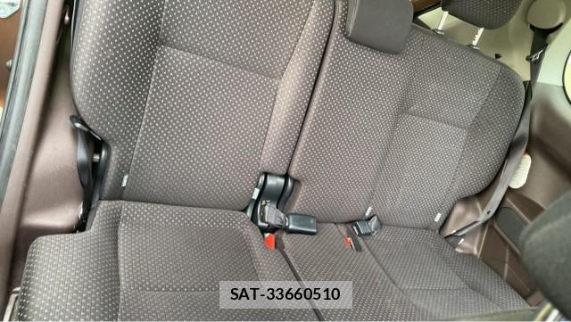 Toyota PORTE 2015-09 8282050-6