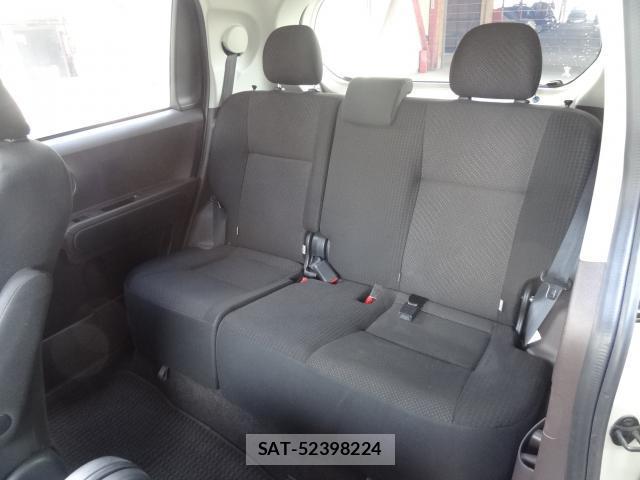 Toyota PORTE 2016-04 8282945-12