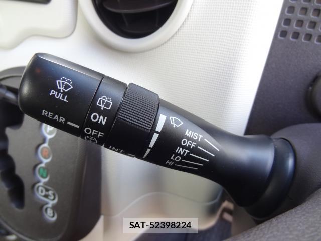 Toyota PORTE 2016-04 8282945-13