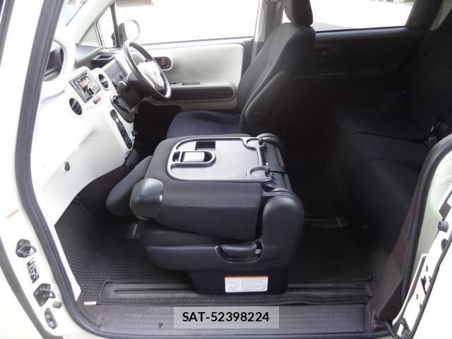 Toyota PORTE 2016-04 8282945-9