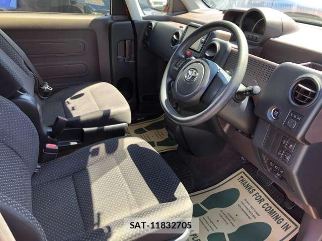 Toyota PORTE 2016-10 8283211-13