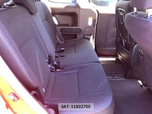 Toyota PORTE 2016-10 8283211-14