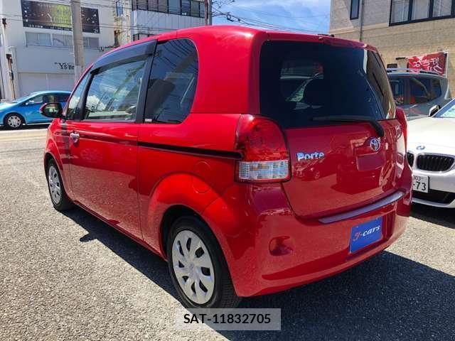 Toyota PORTE 2016-10 8283211-3