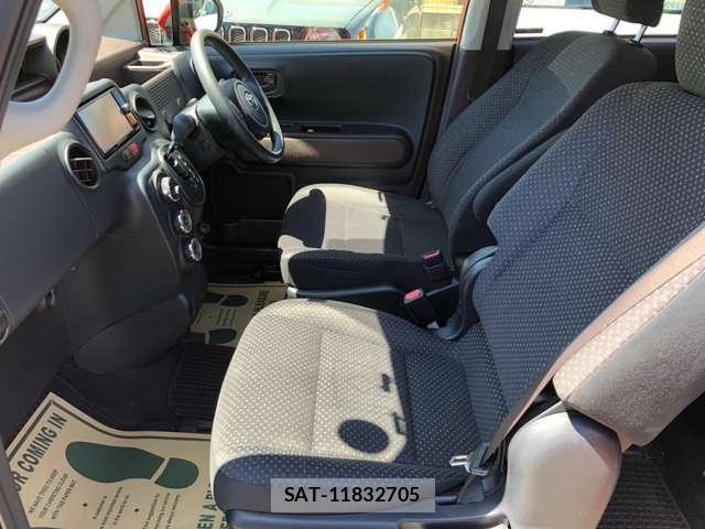 Toyota PORTE 2016-10 8283211-6
