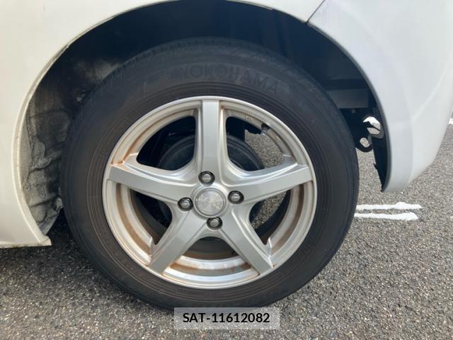 Toyota PORTE 2004-12 8284822-13