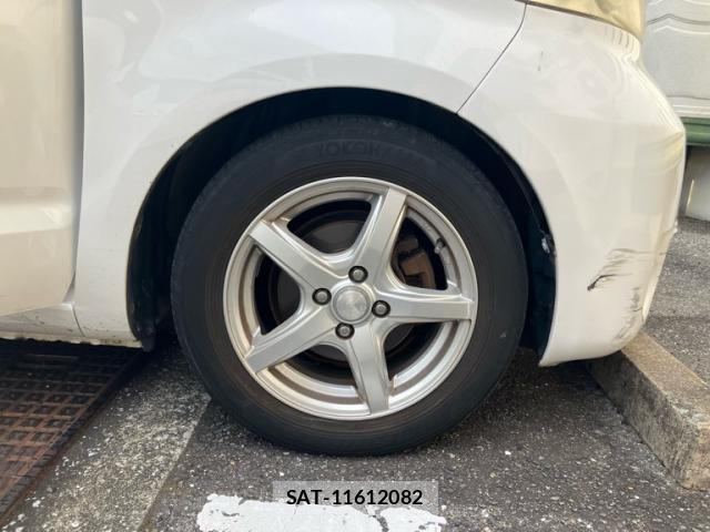 Toyota PORTE 2004-12 8284822-3